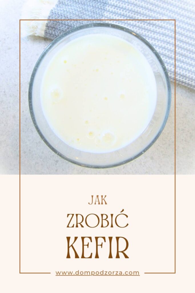 Szklanka w kefirem mlecznym