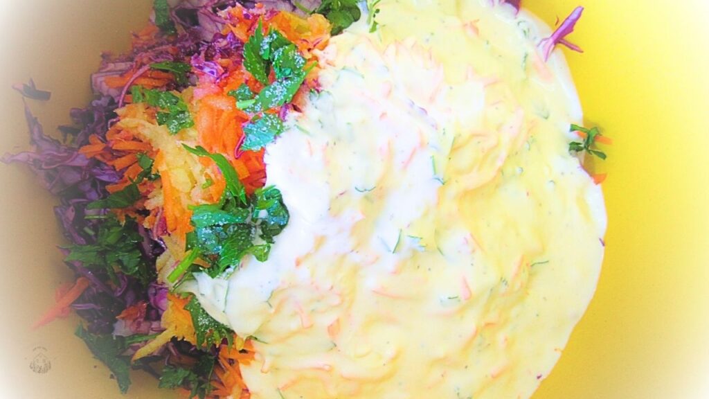 składniki na sałatkę z kapusty idealnej do tacosów