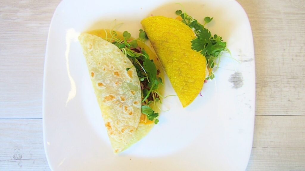 tacos: jedno w miękkiej tortilli, a drugie w twardej