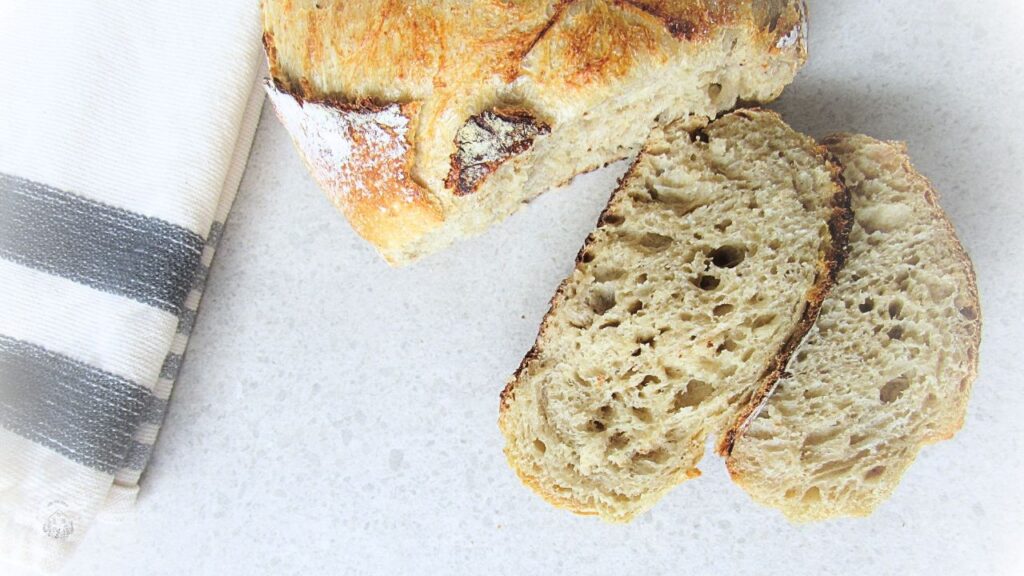 kromki tradycyjnego chleba na zakwasie