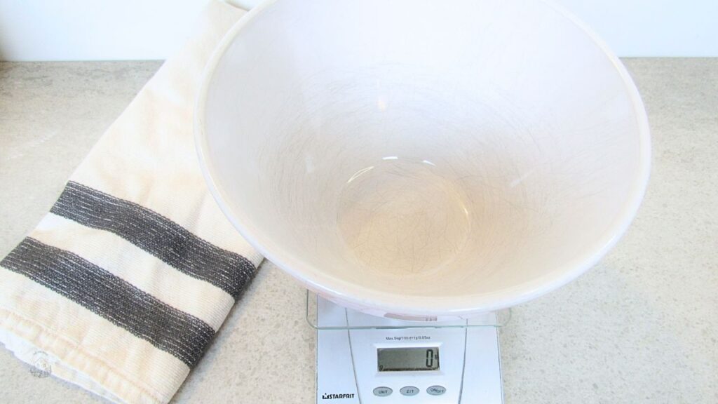 miska wyzerowana na wadze