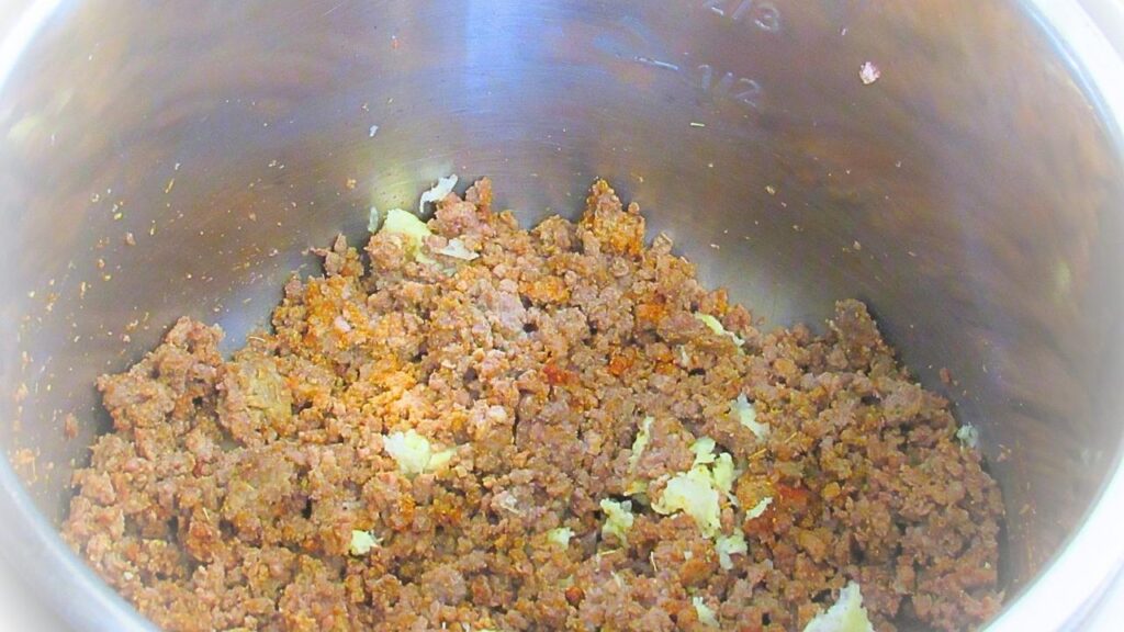 mięso mielone z cebulą i czosnkiem w Instant Pot
