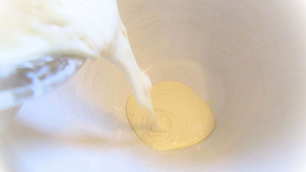 zakwas wlewany do miski