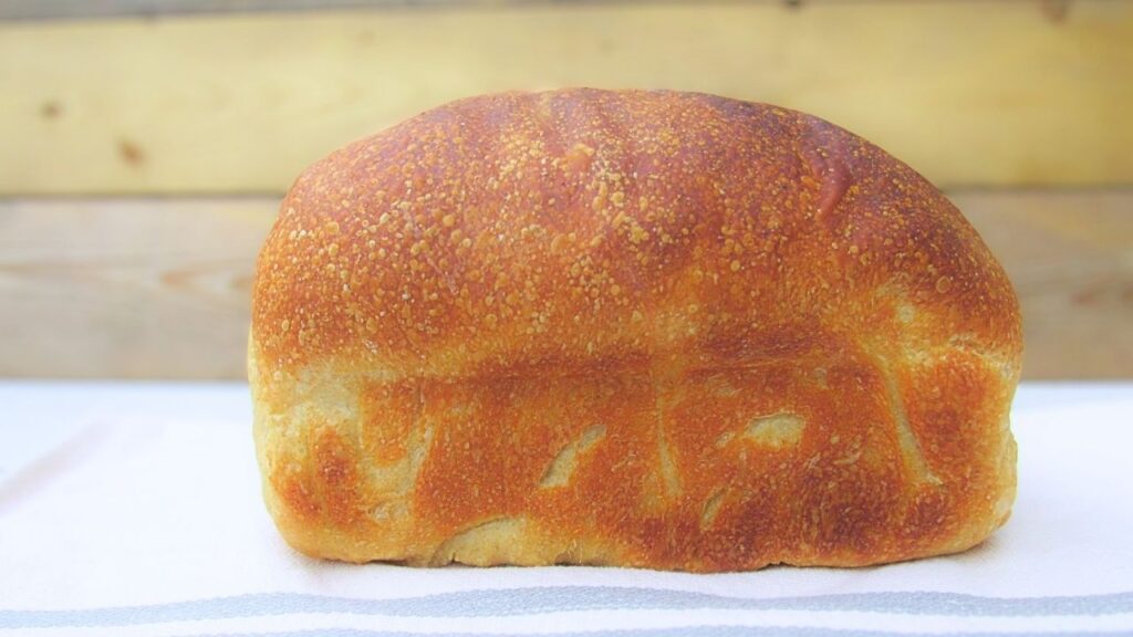 bochenek chleba tostowego na zakwasie