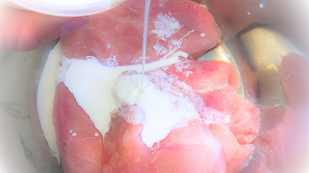 wlewana kremówka na surowego kurczaka w wolnowarze