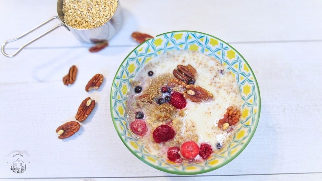Najzdrowsza owsianka stalowa z mlekiem i dodatkami