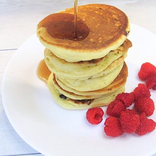 pancakes na zakwasie polewane syropem klonowym